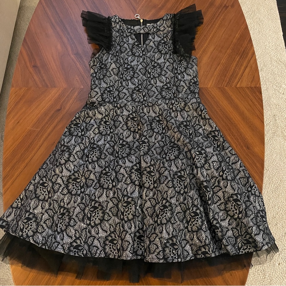 Smukke: Girl’s Elegant Black Lace Dress - size 10